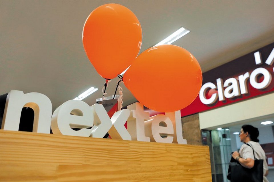 Anatel aprova compra da Nextel pela Claro