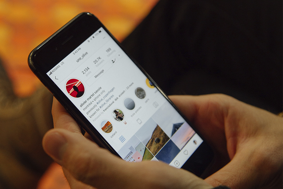 Instagram testa recurso de compartilhamento de stories em grupo
