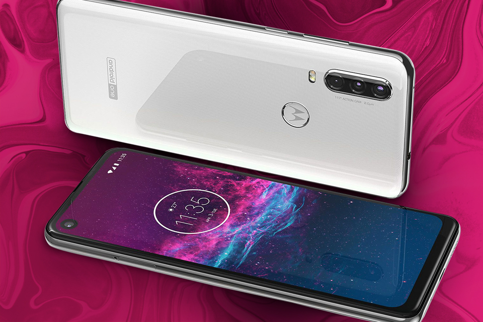 Imagem de: Review Motorola One Action: o celular com “GoPro” embutida é bom?