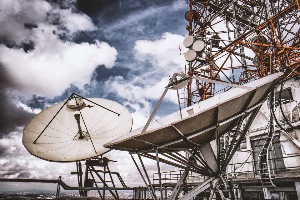 Sai o telefone, entra a internet: entenda a nova lei das telecomunicações