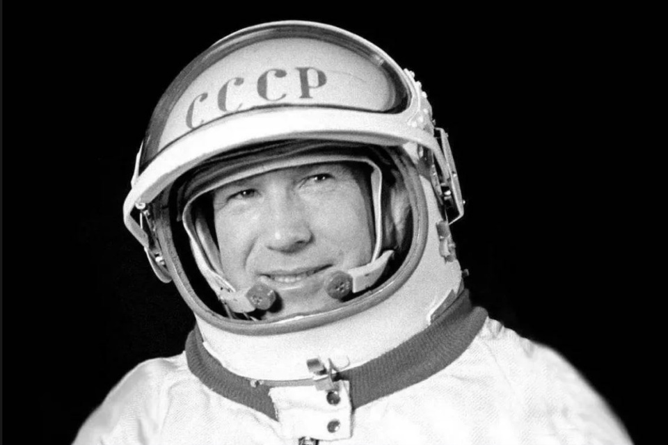 Primeiro astronauta a “andar” no espaço morre aos 85 anos