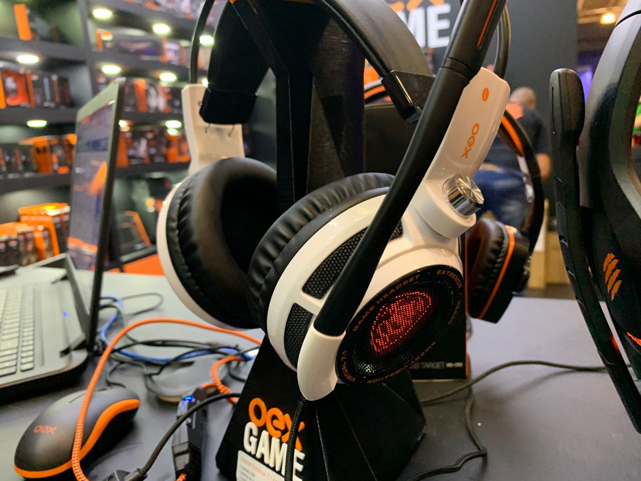 OEX traz lançamentos de teclados, fones e preços promocionais na BGS 2019
