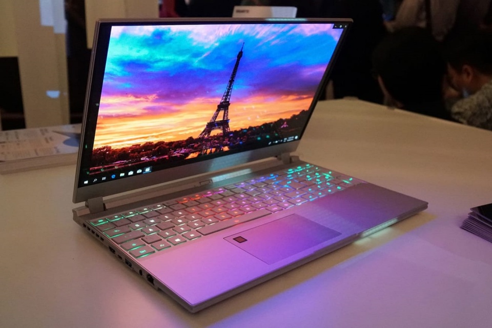 Quer notebook com tela boa? Saiba como escolher um na Black Friday