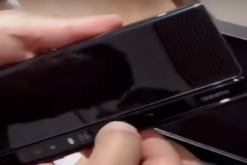 Dobrável Huawei Mate X ganha unboxing; lançamento está próximo