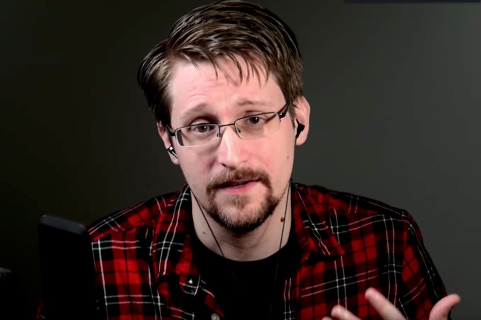 Snowden diz vasculhou CIA em busca de provas de ETs — e não achou nada