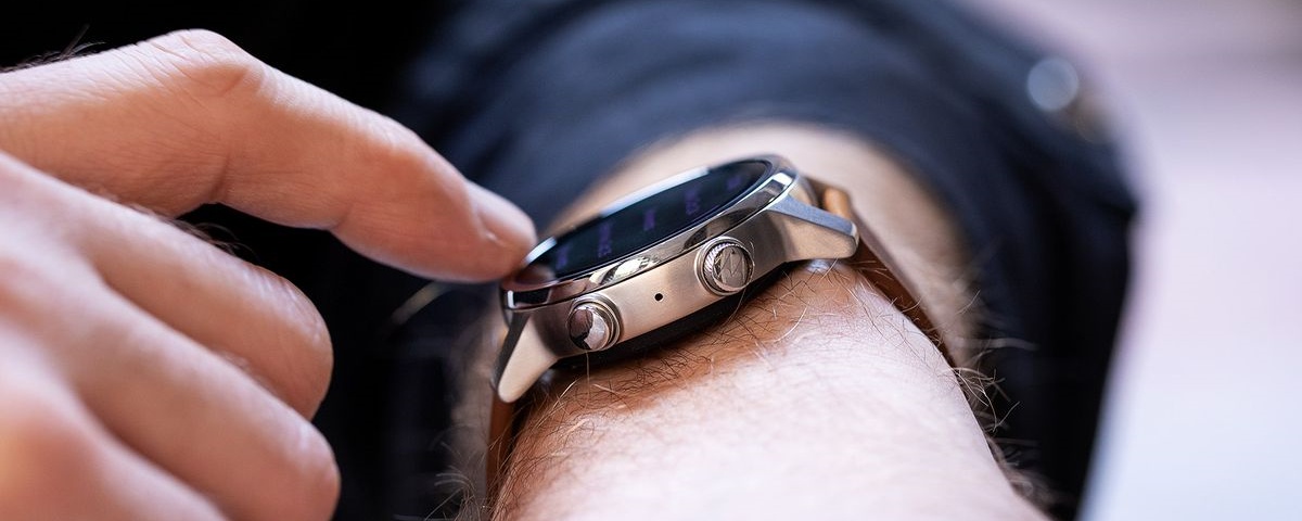 smartwatch for moto