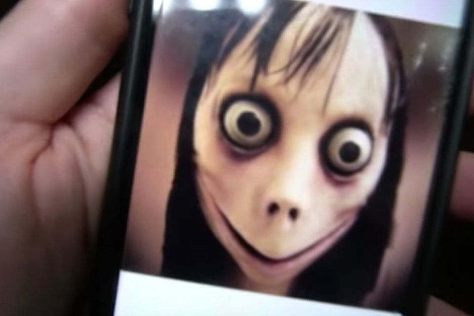 PL aprovado na Câmara criminaliza jogo da Momo e outros desafios perigosos