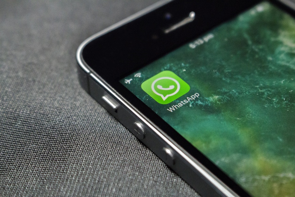 WhatsApp para iOS ganha trailers da Netflix em janela suspensa