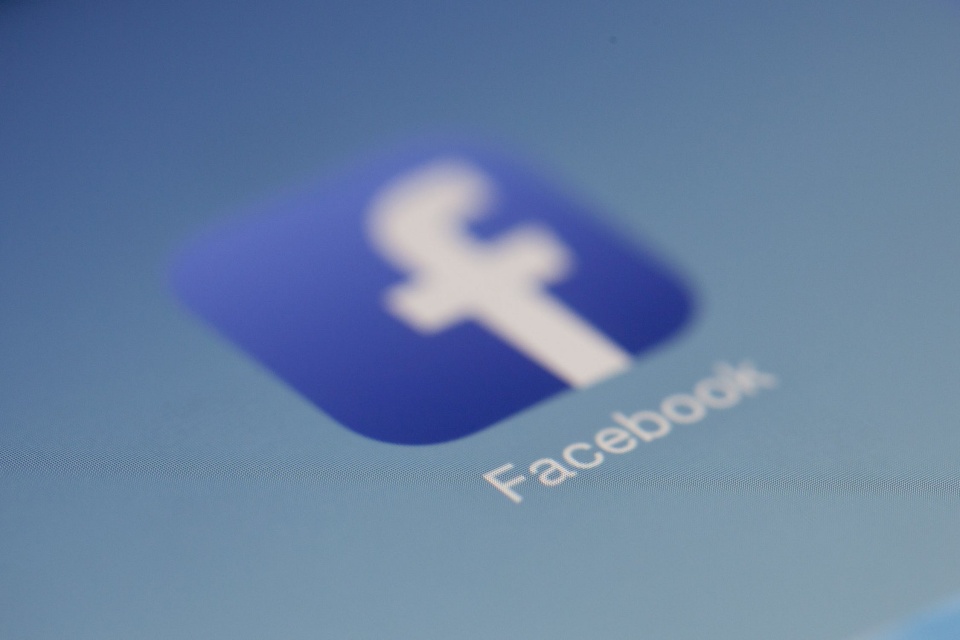 ONG afirma que Facebook ainda concentra enxurrada de fake news