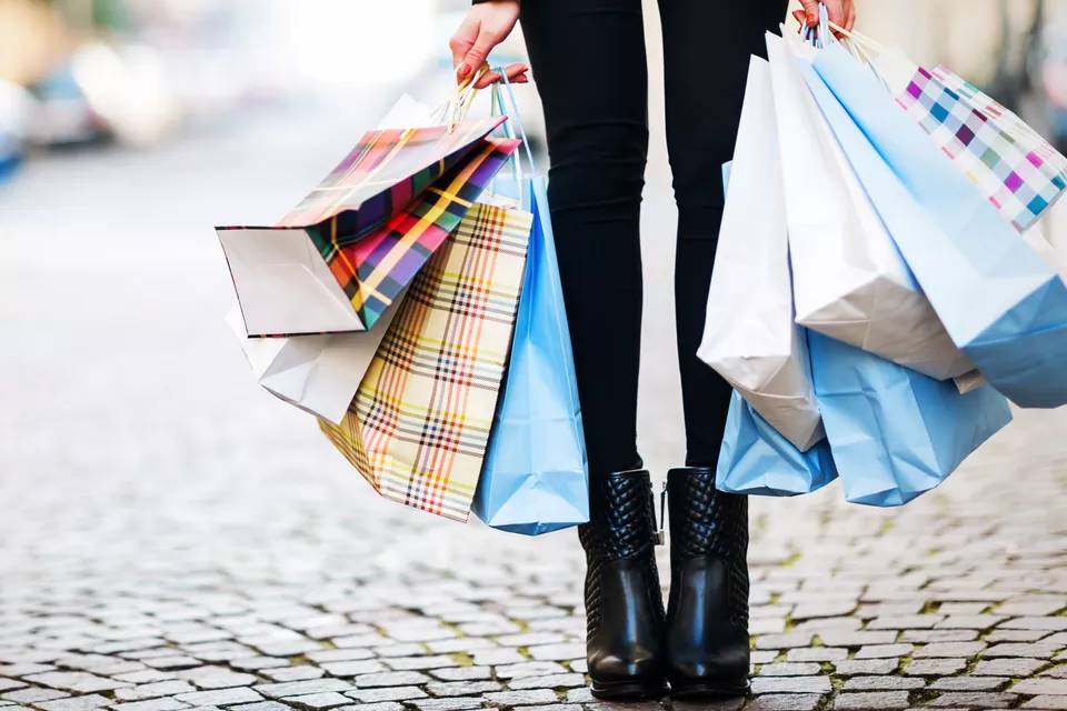 Governo eleva isenção sobre compras trazidas do exterior