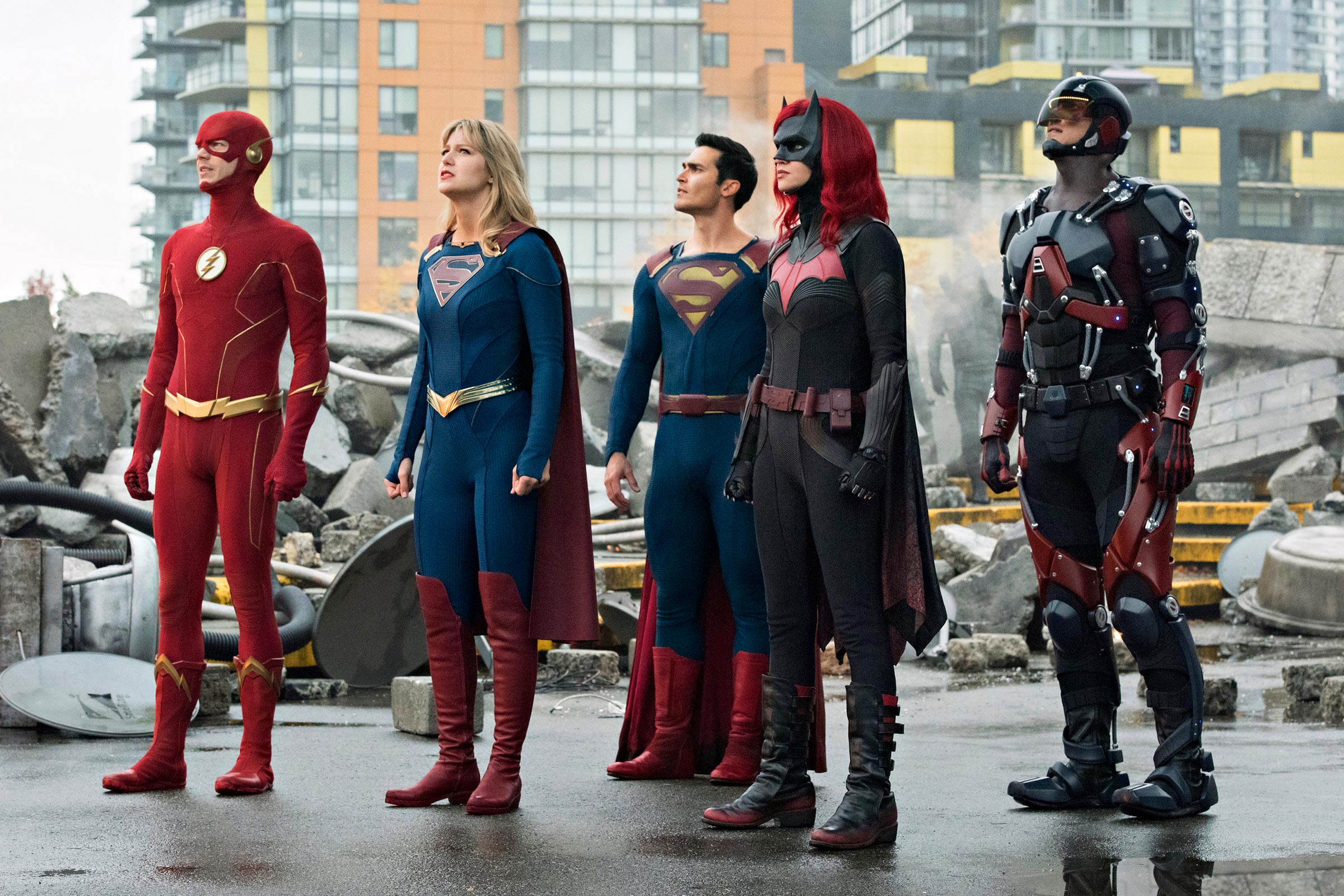 Crise nas Infinitas Terras: duplas inesperadas se formam em primeiras imagens do crossover