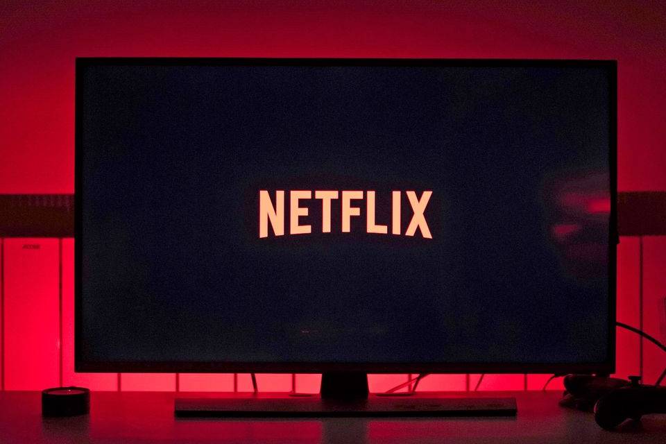Netflix está perdendo assinantes devido a preços altos e conteúdo