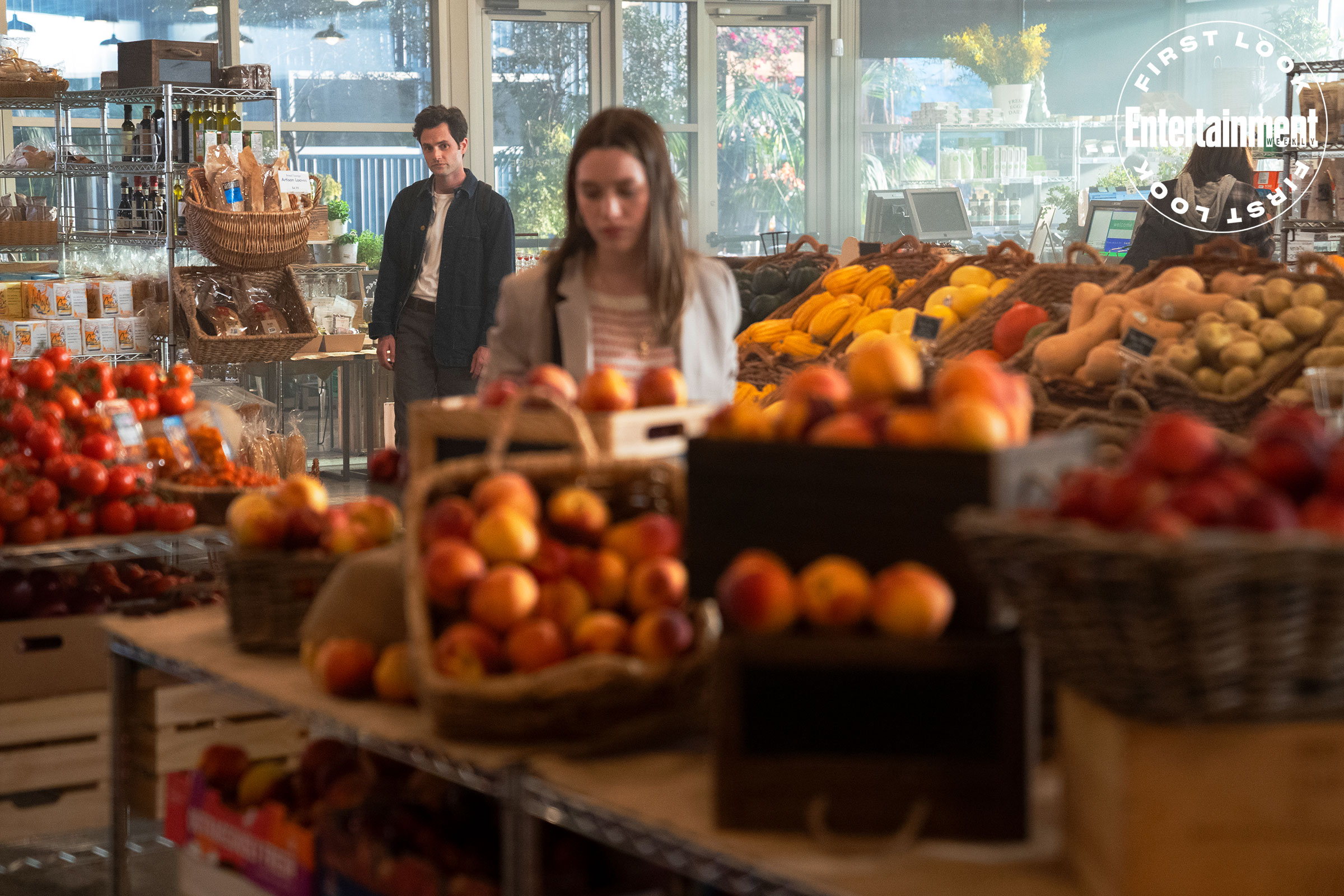 You: Netflix divulga as primeiras imagens da 2ª temporada