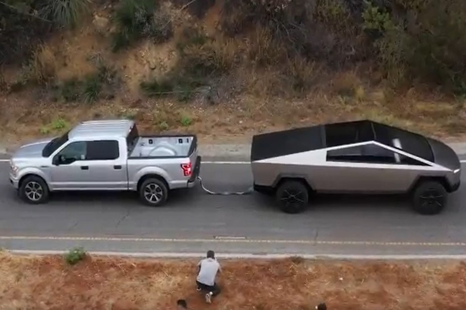 É guerra! Ford e Tesla se alfinetam sobre quem tem melhor picape