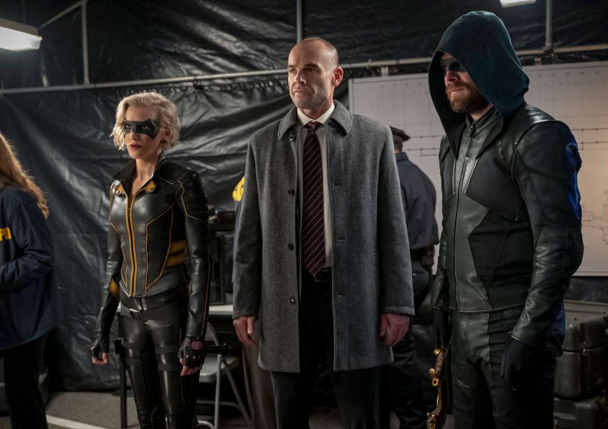 Arrow fica preso em loop temporal no episódio 08x06 (Spoilers)
