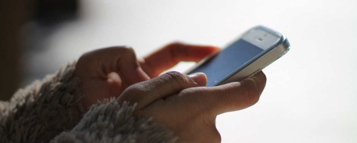 Imagem de: Aprenda a ler mensagens no WhatsApp sem desligar os tiques azuis