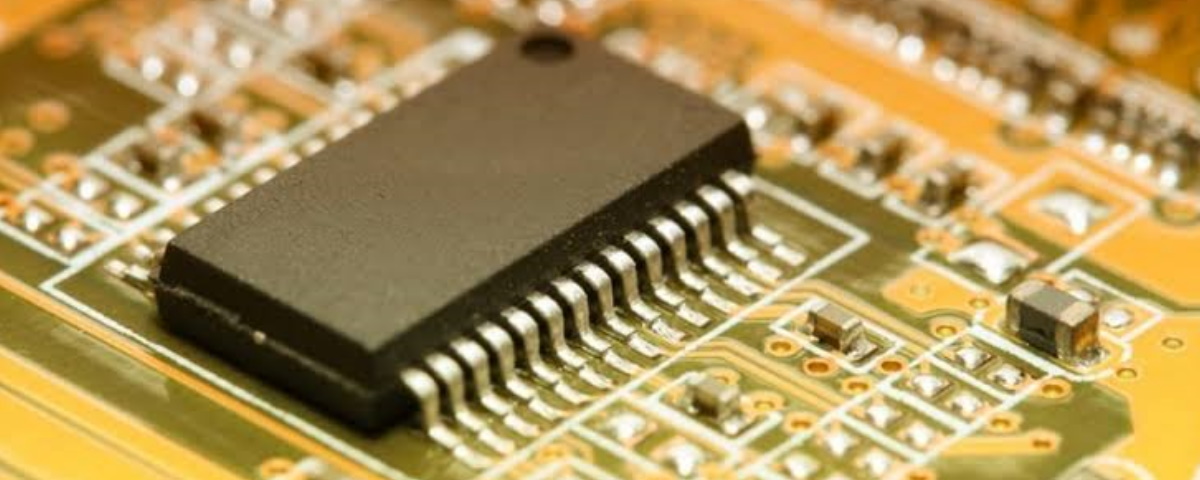 Imagem de: Memória pode ler e armazenar dados com sinais elétricos ou luz