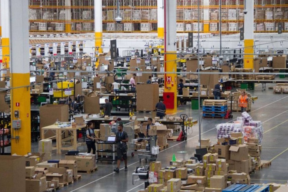 Imagem de: Amazon vai abrir centro de distribuição em Pernambuco em 2020