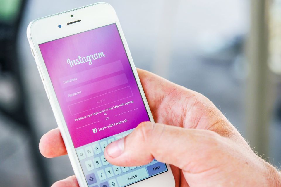 Instagram vai alertar usuários antes de postarem legendas ofensivas