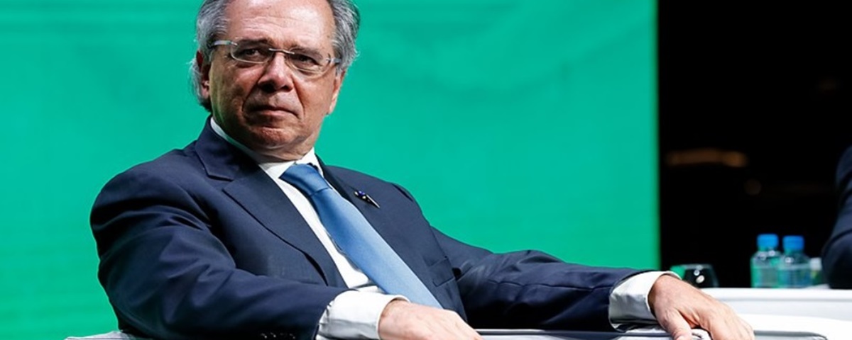 Imagem de: Paulo Guedes pode criar imposto sobre transações bancárias por celular