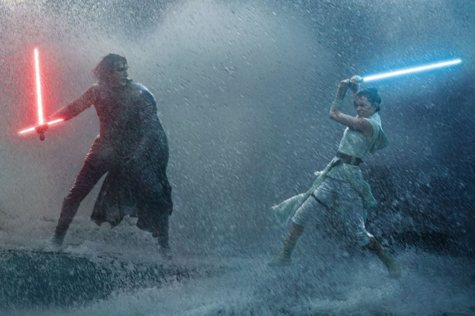 Star Wars: A Ascensão Skywalker agrada os fãs, mas não os críticos