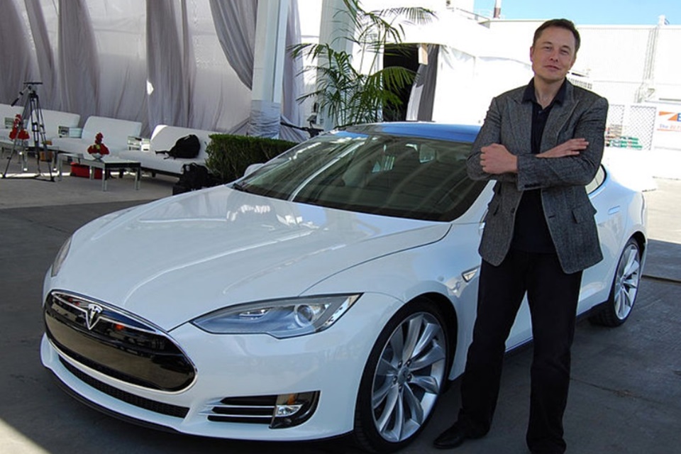 Elon Musk pede e consegue edição em seu verbete na Wikipédia