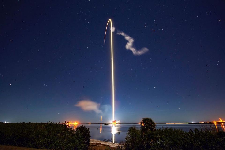 SpaceX põe mais 60 satélites em órbita e preocupa astrônomos