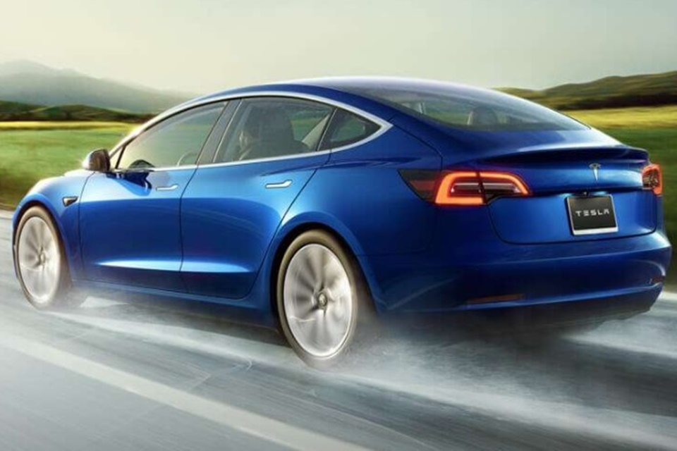 Tesla vira montadora com maior valor de mercado da história dos EUA