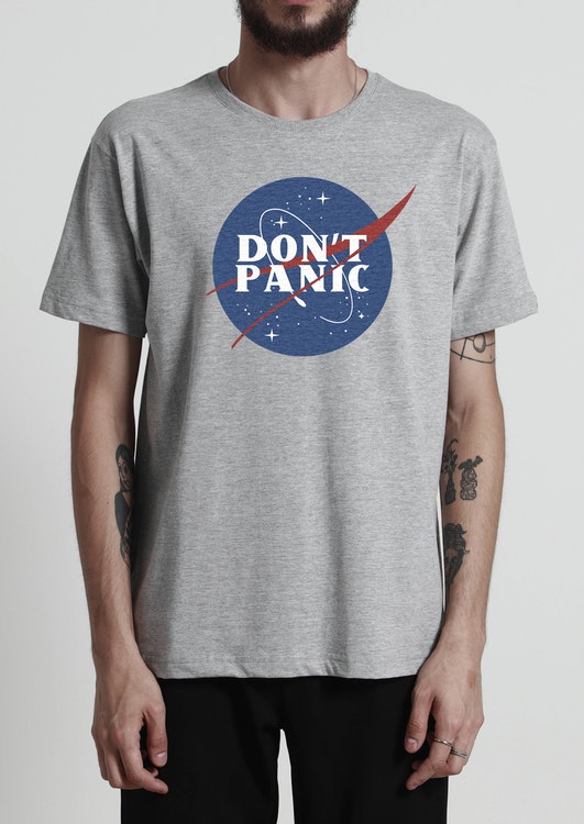 Imagem: Camiseta h2g2: don't panic