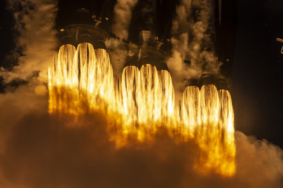 SpaceX vai explodir seu foguete Falcon 9 sobre o mar