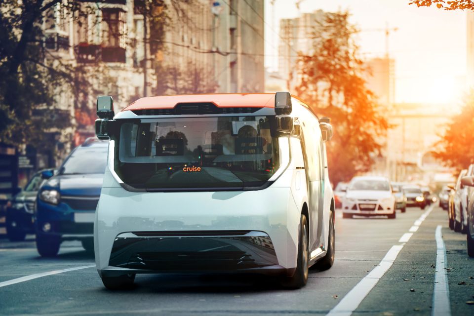 GM lança carro autônomo para serviço de viagens compartilhadas