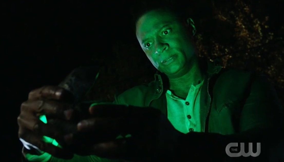 Season Finale de Arrow traz novidades e novo super-herói (SPOILERS)