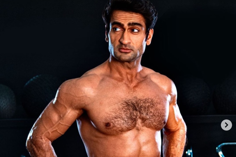 Imagem de: Astro de Os Eternos, da Marvel, estampa categoria do Pornhub