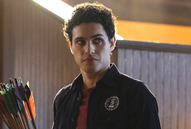 Legacies: Landon começa a explorar o que é ser uma Fênix
