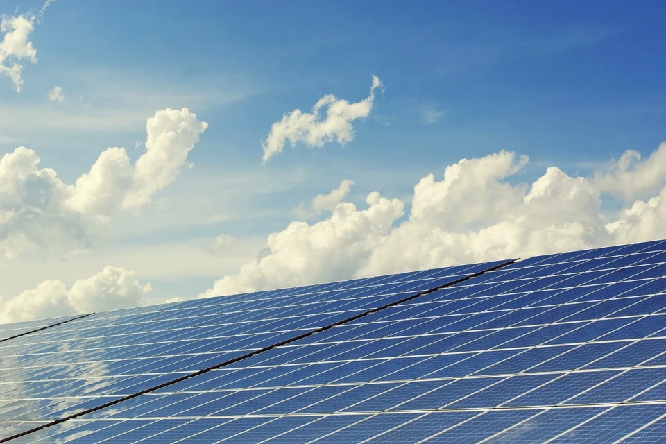 Projeto de lei se opõe à taxação de 60% no setor de energia solar