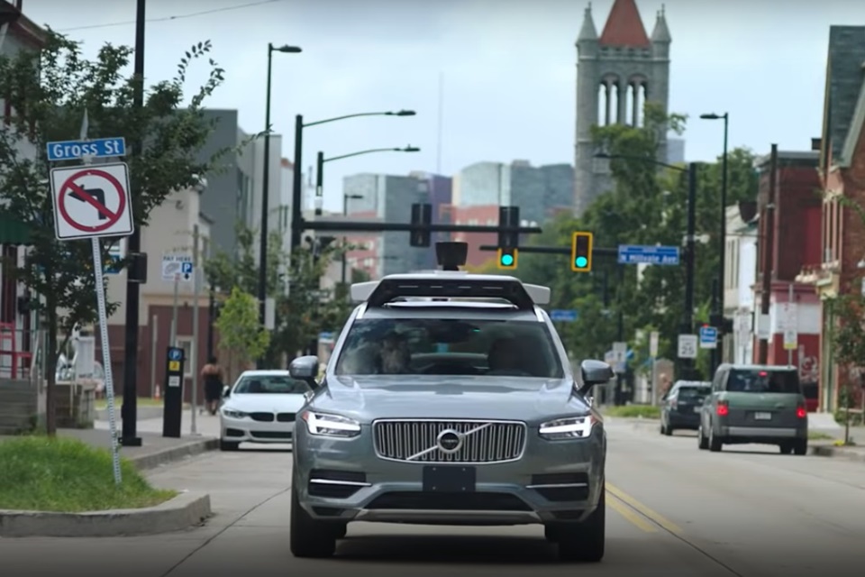 2 anos após acidente, carros autônomos da Uber voltam à Califórnia