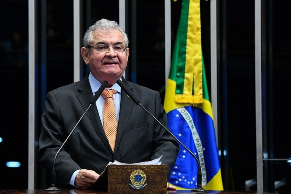Nova lei pode obrigar WhatsApp e FB a pedirem CPF de usuários