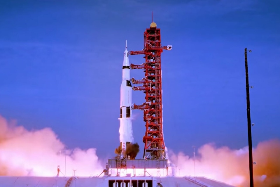 Computador da Apollo 11 perde para um carregador USB de celular?