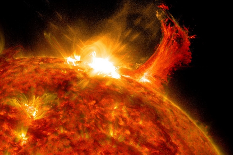 Telescópio na Terra filma células de plasma na superfície do Sol