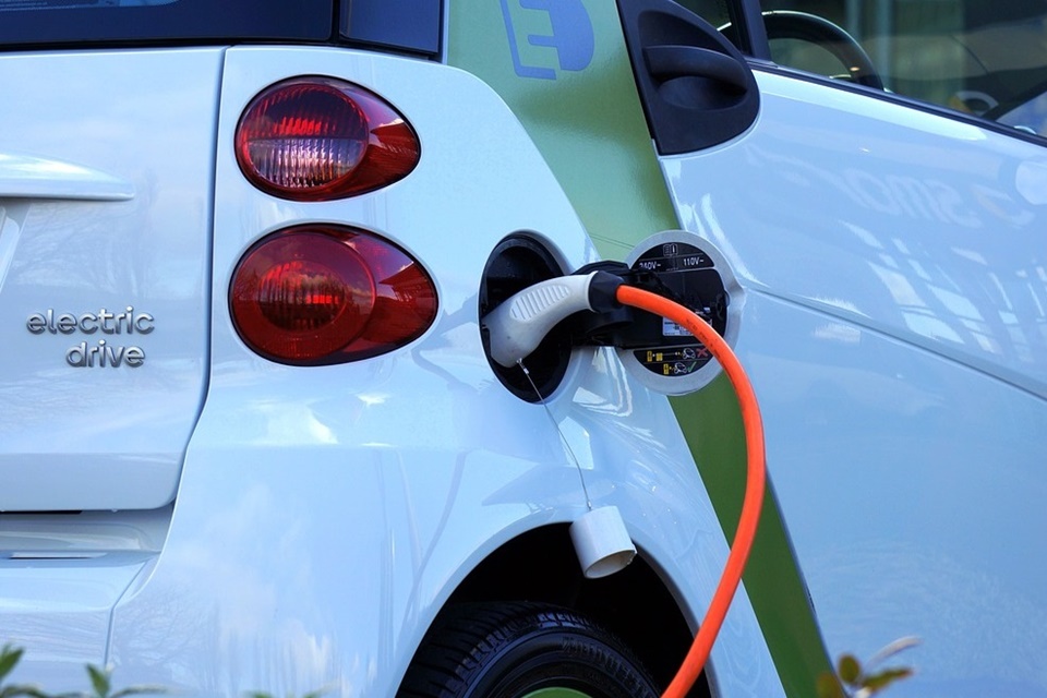 Só elétricos: Singapura quer banir carros a gasolina até 2040