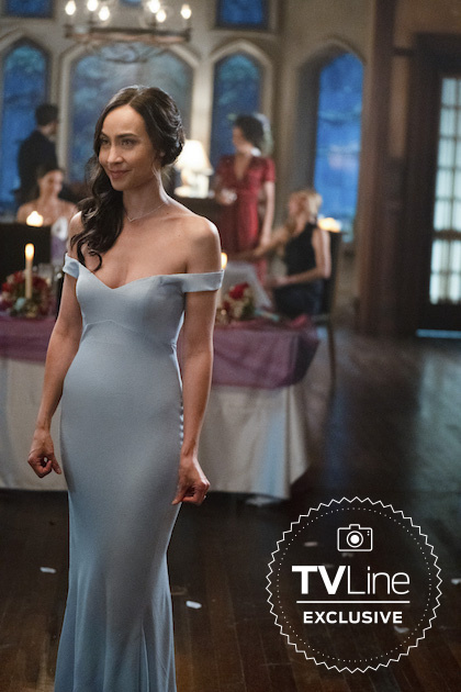 Legends of Tomorrow: fotos mostram casamento em próximo episódio