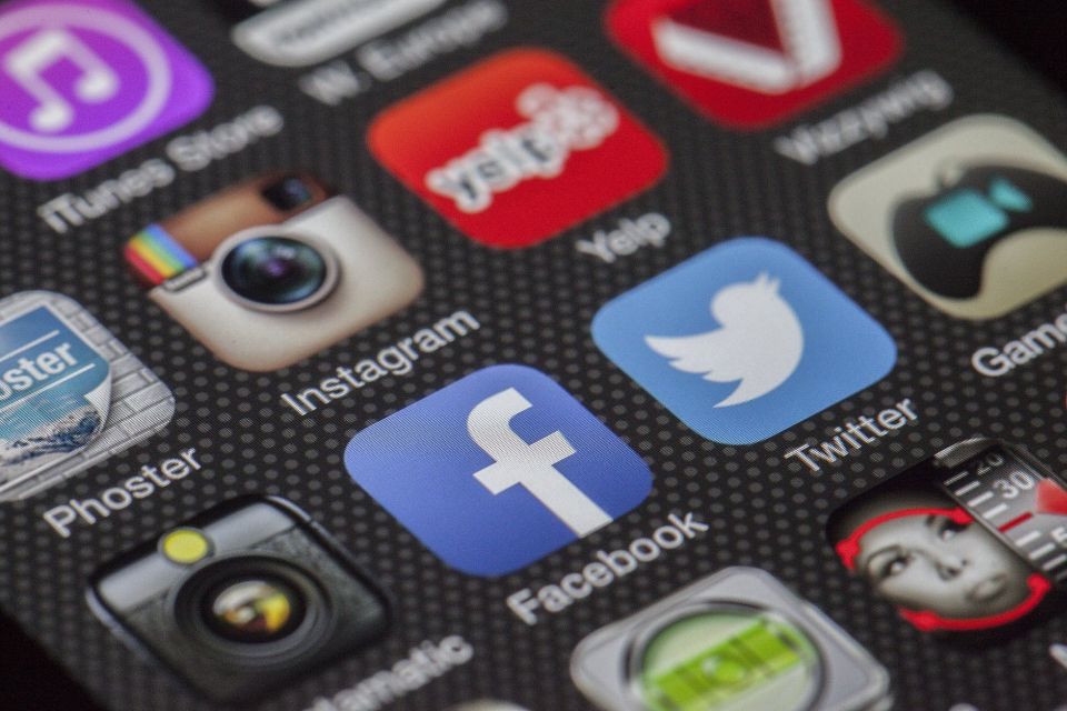 Instagram teria ultrapassado Facebook em número de usuários