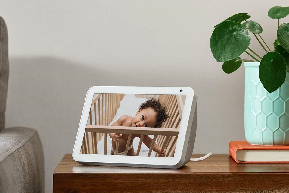 Echo Show 8 chega ao Brasil; Amazon Alexa em tela inteligente