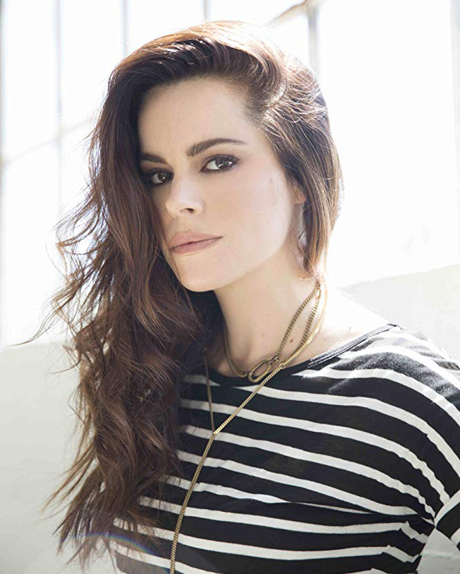 Emily Hampshire estrelará série baseada em livro de Stephen King