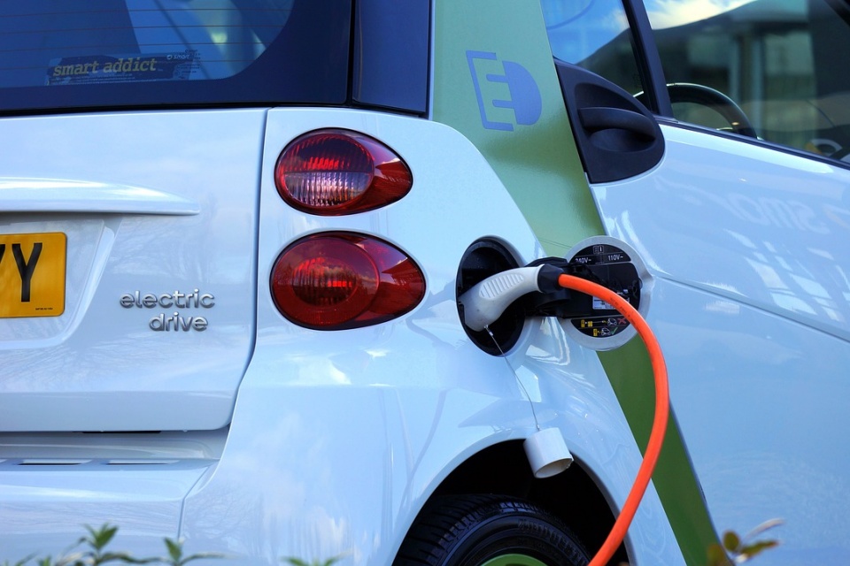Venda de carros elétricos bate recorde na Espanha