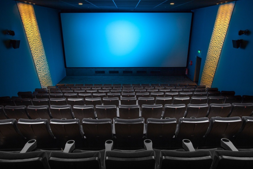 China reabre primeiro cinema durante pandemia, mas ninguém aparece