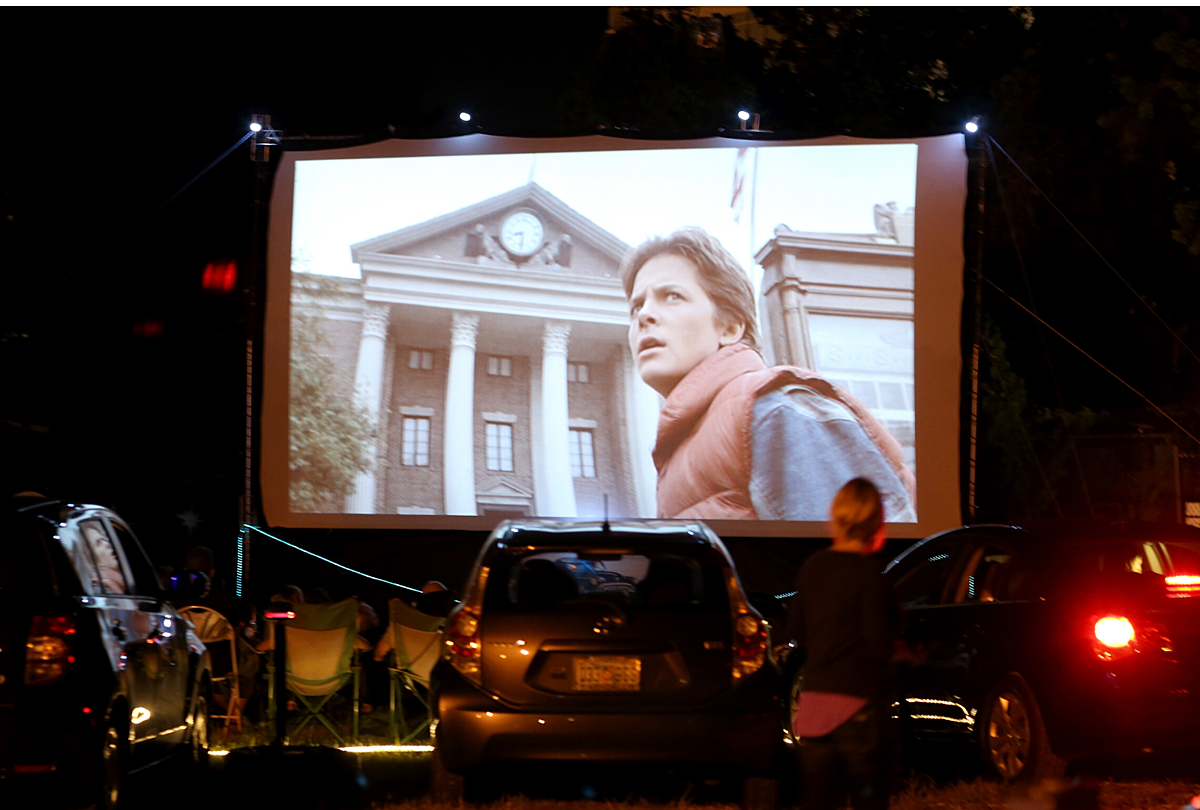 Cinemas drive-in nos EUA vendem o dobro de ingressos na quarentena