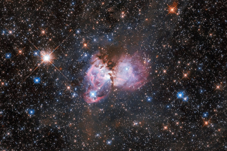 Hubble captura belíssima imagem de maternidade estelar
