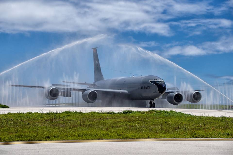 Como a limpeza de aviões é feita tão rapidamente?