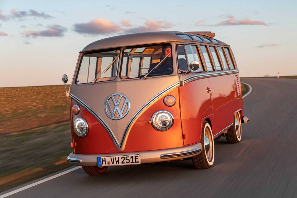 VW revela “Kombi elétrica”; conheça a e-Bulli Electrified